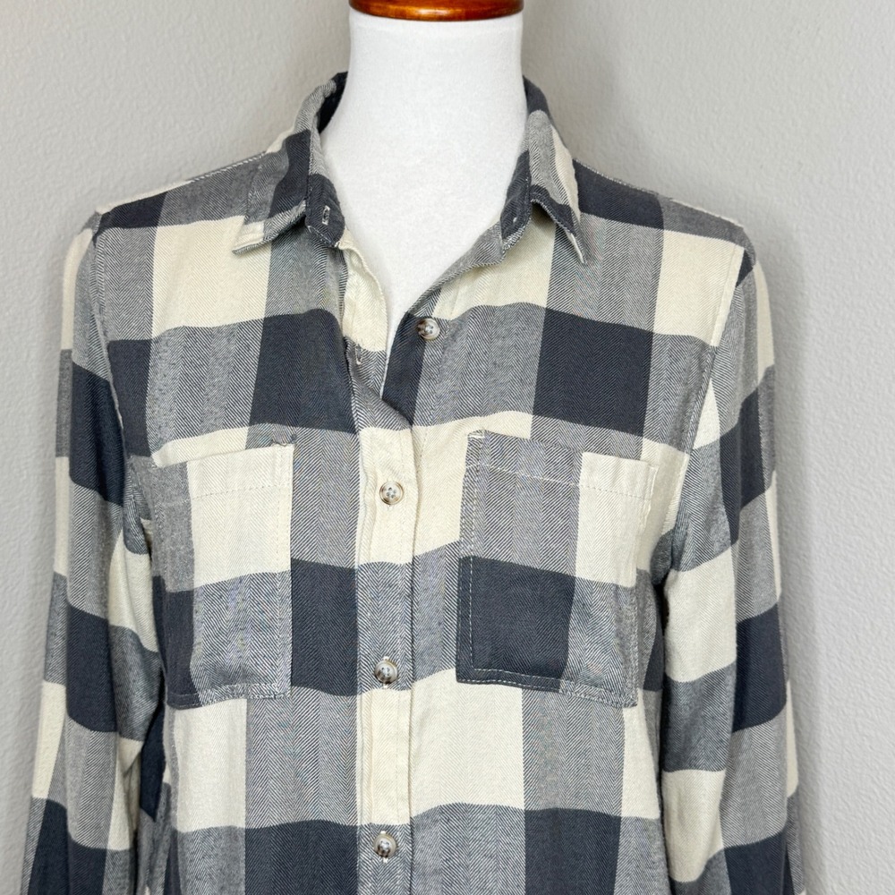 C&C CALIFORNIA Flannel Button Up Shirt MED Buffalo Plaid Gray Cream Soft EUC - Picture 2 of 9